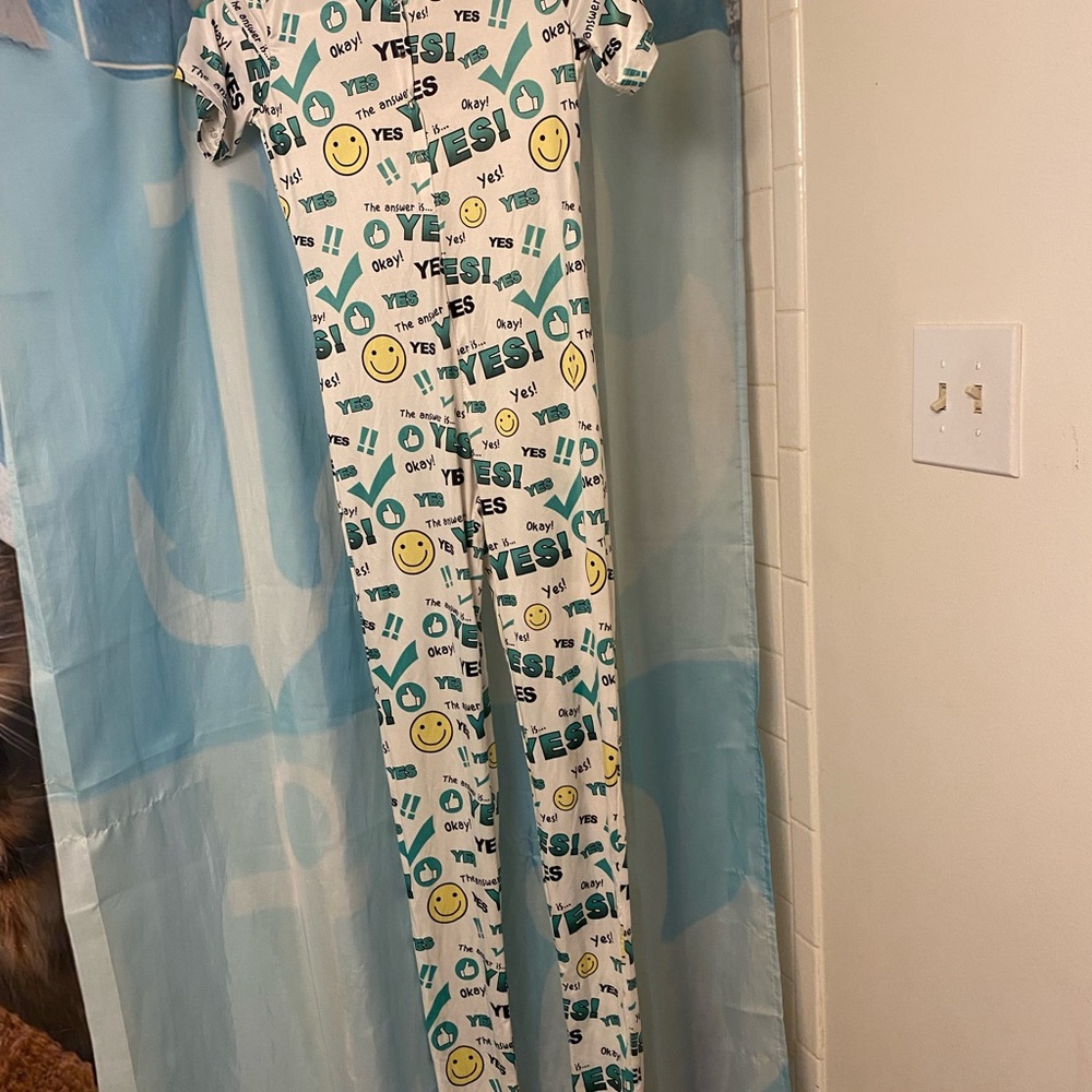 Kids pjs no size but looks like it could fit a 10 or 11 year old